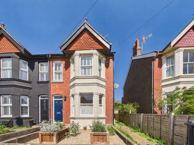 Flat for sale in Fishersgate, West Sussex