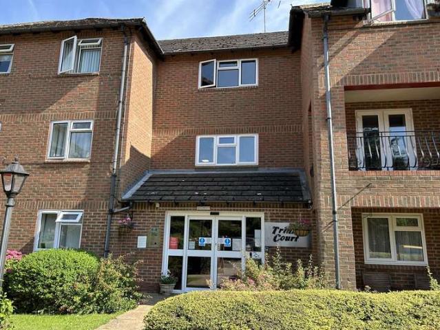 Flat for sale in Lunnon, Buckinghamshire