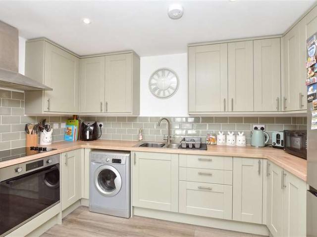 Flat for sale in Regent Quay, Oad Street