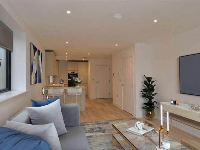 Flat for sale in Chingford, Greater London