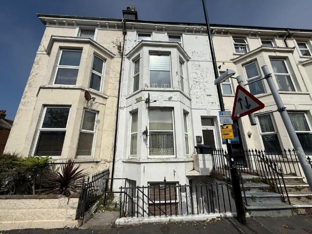 Flat for sale in Roselands, Eastbourne