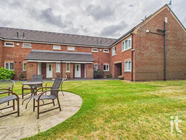 Flat for sale in Hazel Grove, Greater Manchester