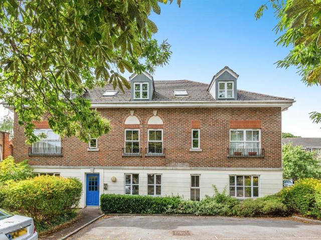 Flat for sale in The Slade, Oxfordshire