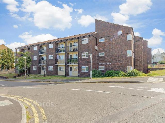 Flat for sale in Rosherville, Gravesham