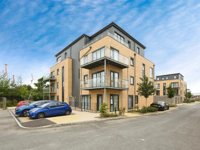 Flat for sale in Bridgefield, Kent