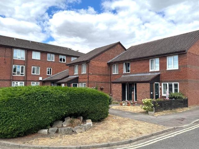 Flat for sale in Row Town, Surrey