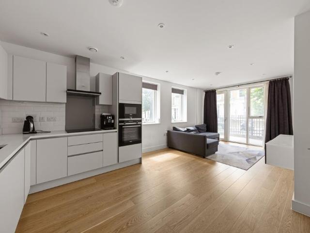 Flat for sale in Kensal Town, Maida Vale