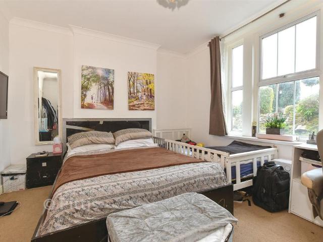 Flat for sale in Elmfield, Ryde