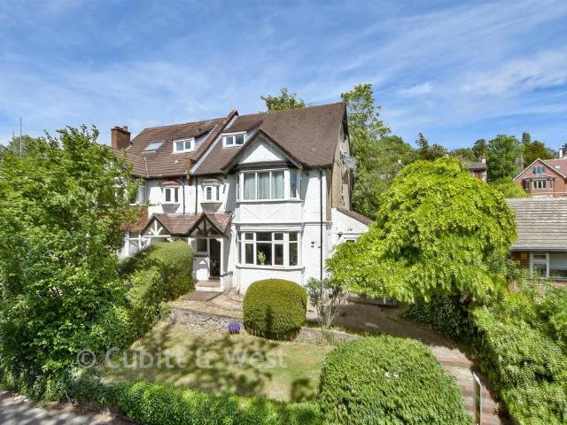 Flat for sale in London Borough of Croydon, Purley
