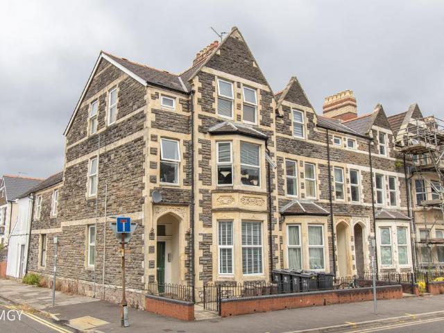 Flat for sale in Falcon Lodge, Wales