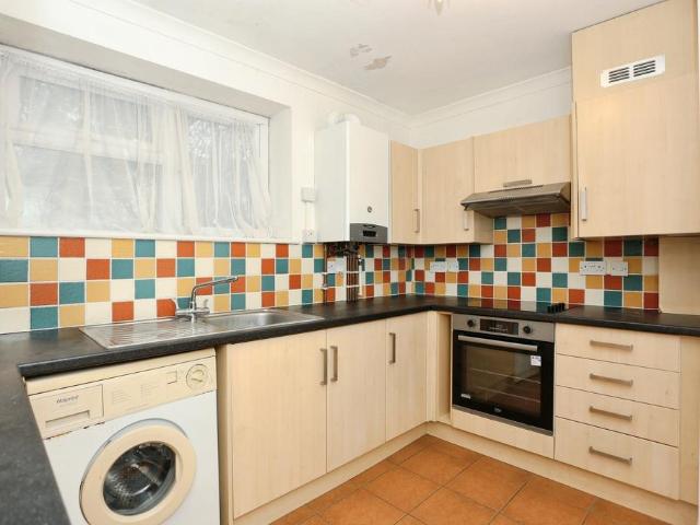 Flat for sale in St Paul's Cray, Greater London