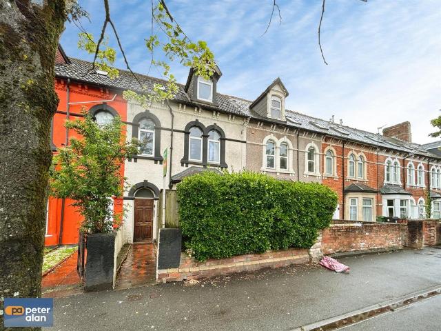 Flat for sale in Falcon Lodge, Wales