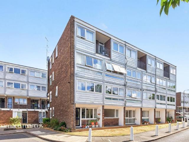 Flat for sale in London Borough of Ealing, Perivale