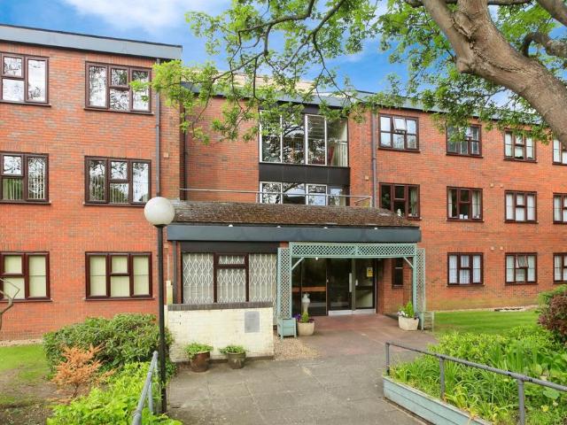 Flat for sale in Peterborough