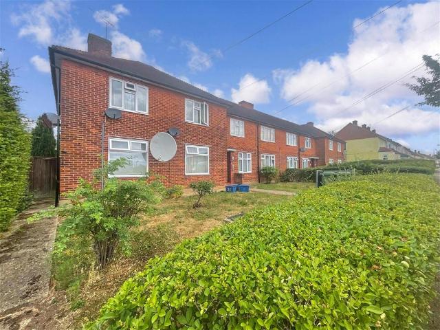 Flat for sale in Hainault, Greater London