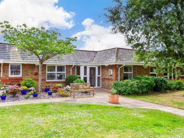 Flat for sale in Barnham and Eastergate, Clapham