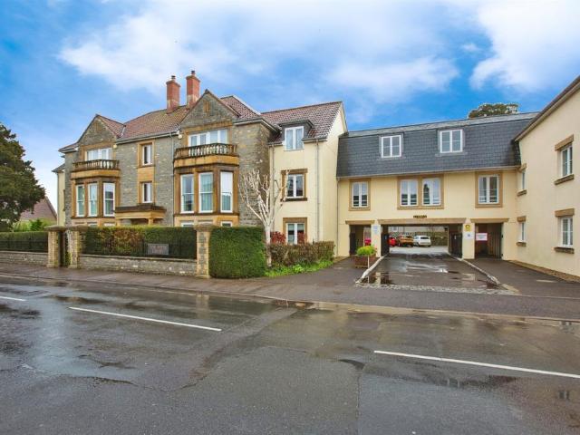 Flat for sale in Street, Somerset