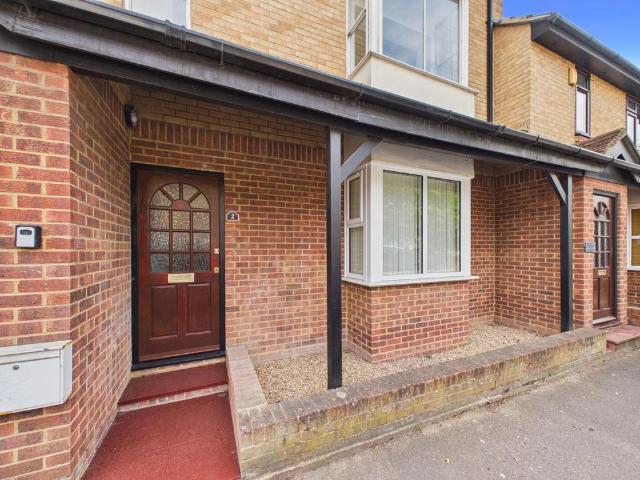 Flat for sale in Fishersgate, West Sussex