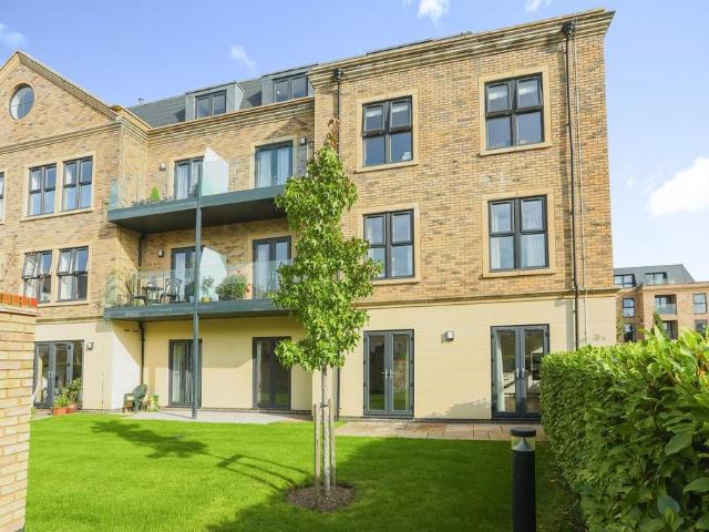 Flat for sale in Salisbury, Wiltshire