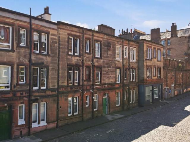 Flat for sale in Hillside, Leith