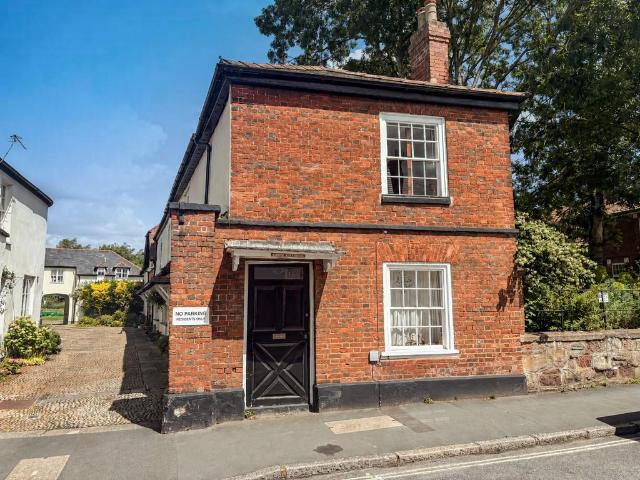 Flat for sale in Watergate, Devon