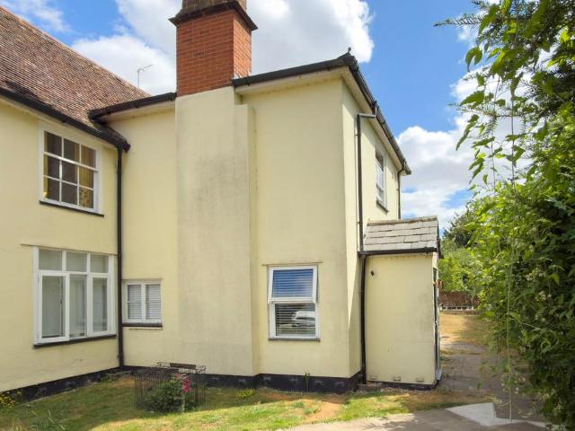 Flat for sale in Chelmondiston, Suffolk