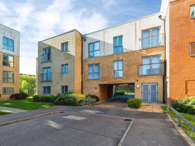 Flat for sale in Pin Green Industrial Area, Shephall