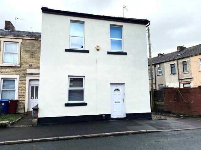 Flat for sale in Mill Hill, Blackburn