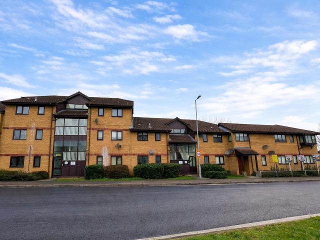 Flat for sale in Wickford
