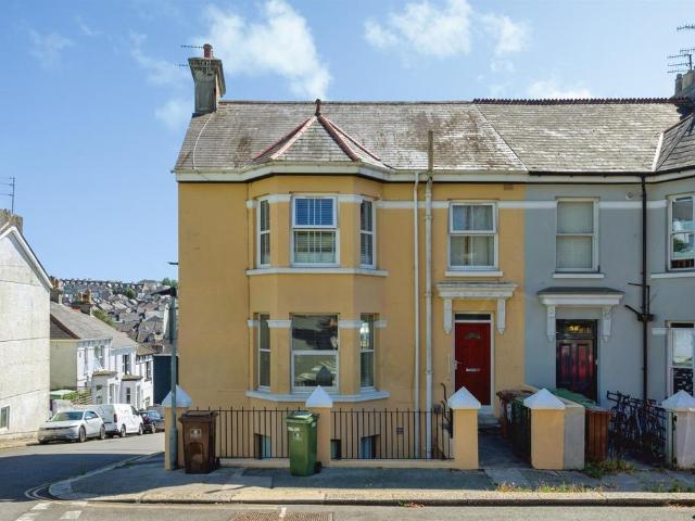 Flat for sale in Mount Wise