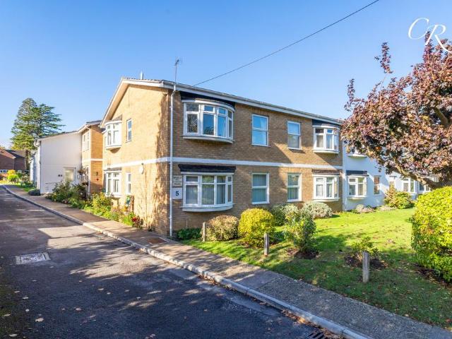 Flat for sale in Golden Valley, Gloucestershire