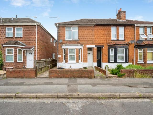 Flat for sale in Eastleigh, Helford