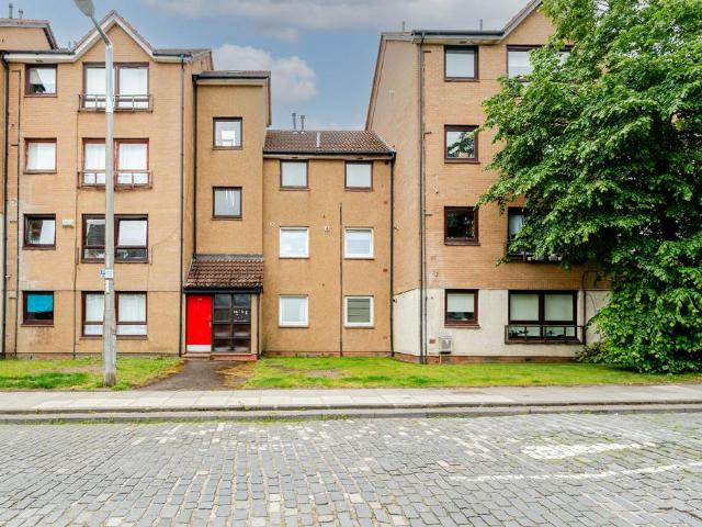 Flat for sale in North Leith, Leith