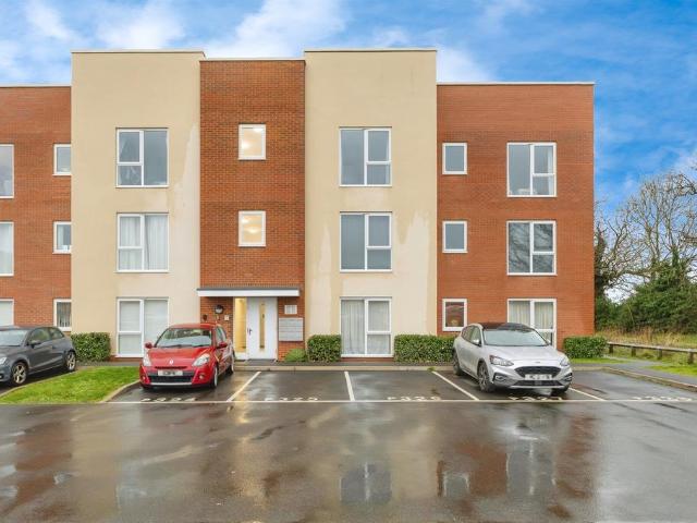 Flat for sale in Crostwick, Norfolk