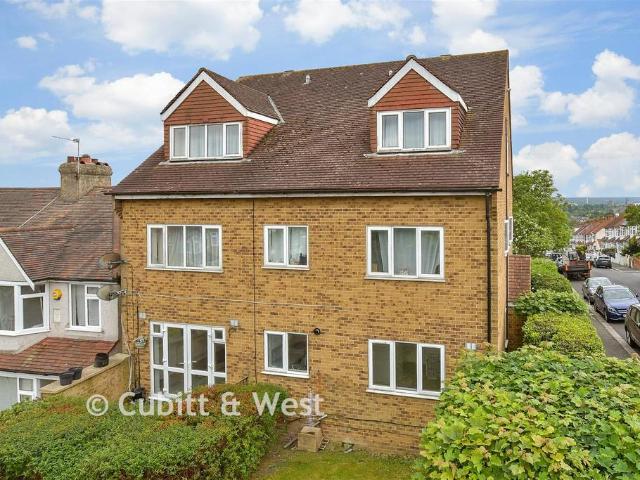 Flat for sale in London Borough of Croydon, South Norwood