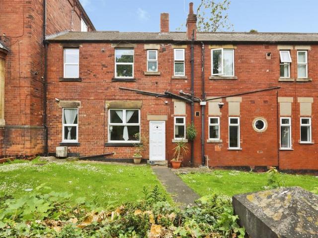 Flat for sale in City Centre, Wheatley