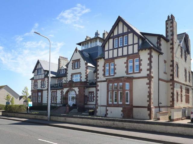 Flat for sale in Gullane, Scotland
