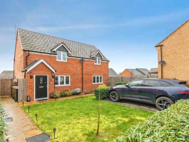 Flat for sale in Stanton Cross, Wellingborough