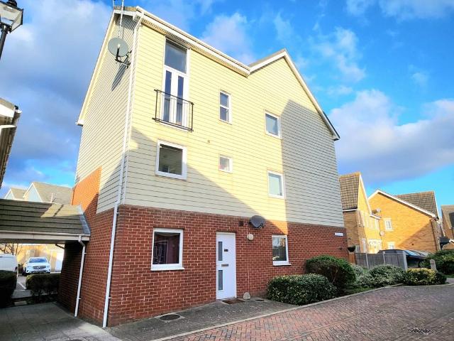 Flat for sale in Grove Park, Oad Street