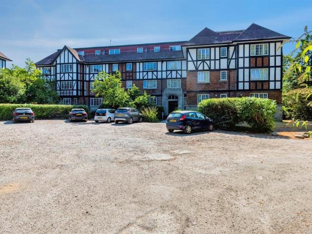 Flat for sale in Hill, City Of Southampton