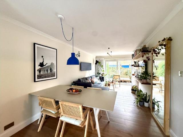 Flat for sale in Wandsworth, Greater London