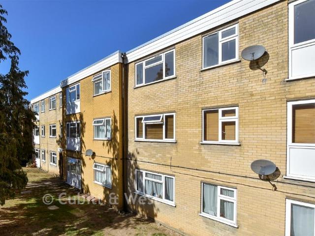 Flat for sale in London Borough of Sutton, Greater London