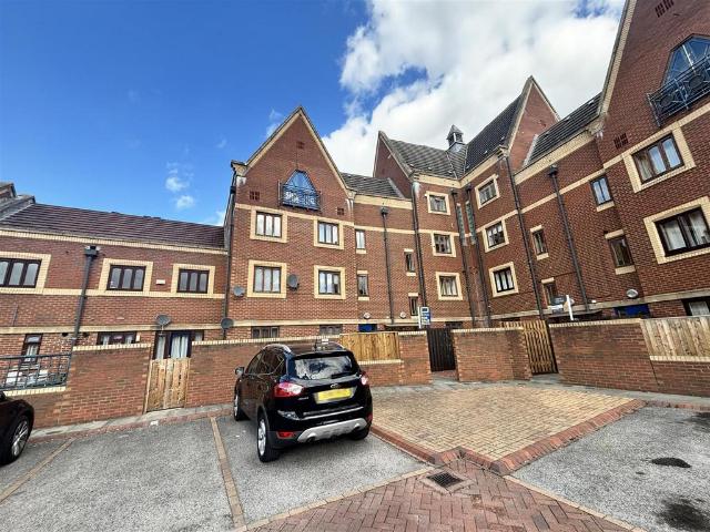 Flat for sale in Teesdale, Thornaby-on-tees