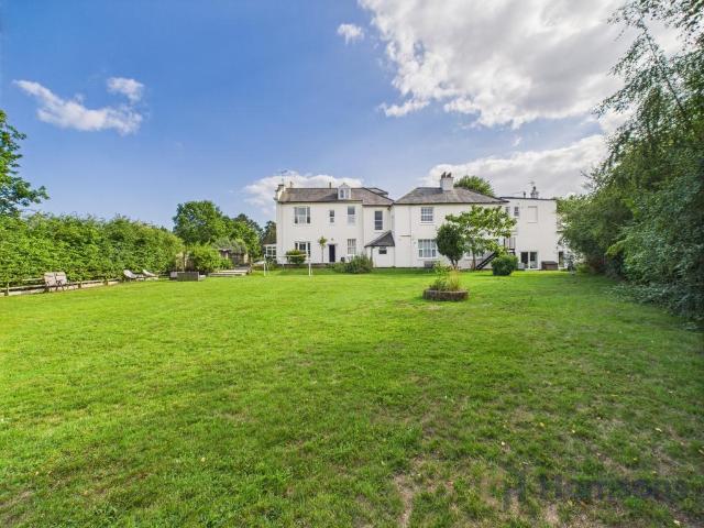 Flat for sale in Oad Street, Kent