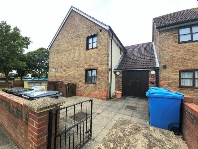 Flat for sale in Orchard Park, Hull