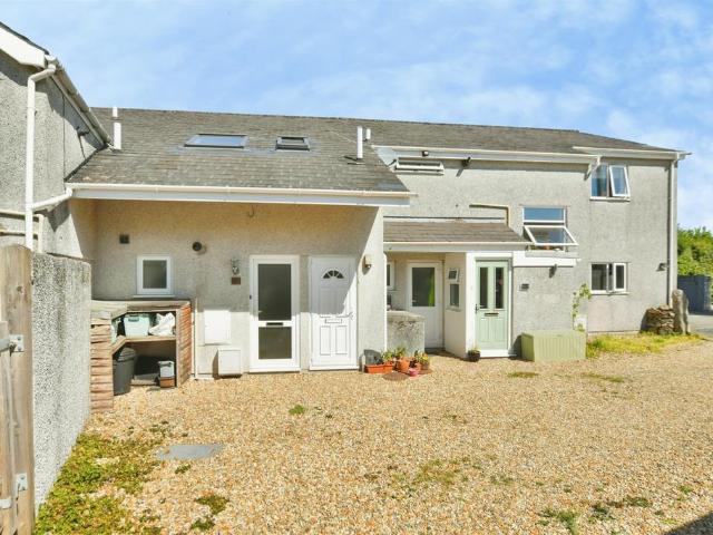 Flat for sale in Weir Quay, Devon