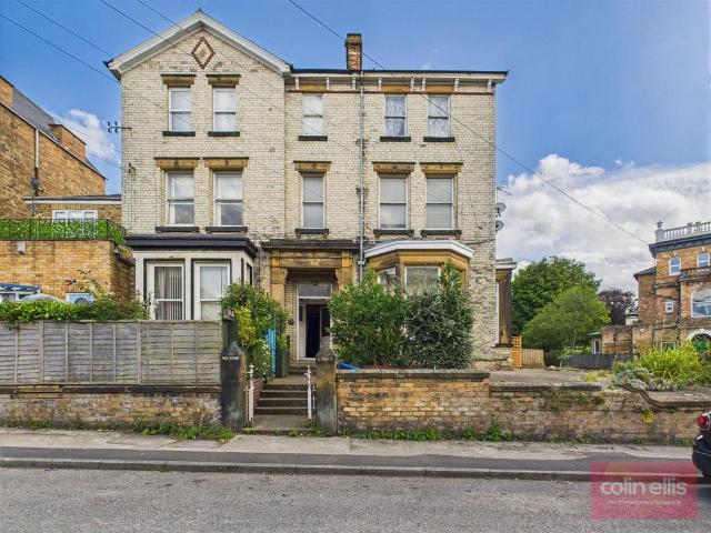 Flat for sale in South Cliff, Kepwick