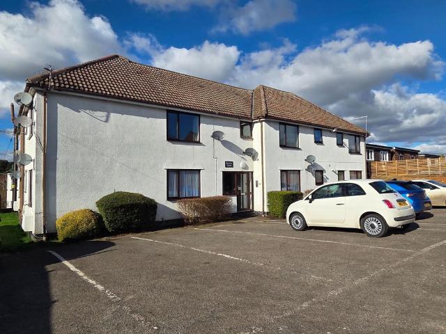 Flat for sale in Horton Kirby, The Butts