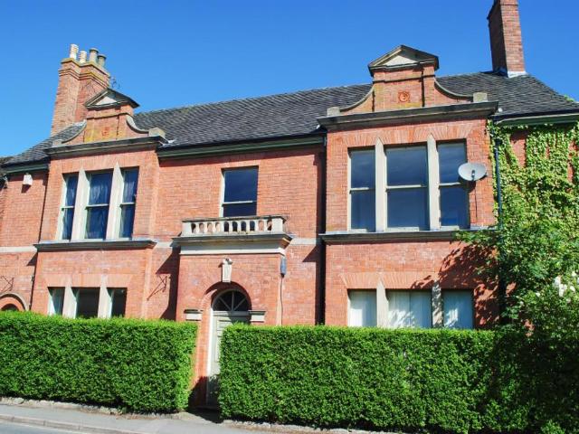 Flat for sale in Market Drayton, Shropshire