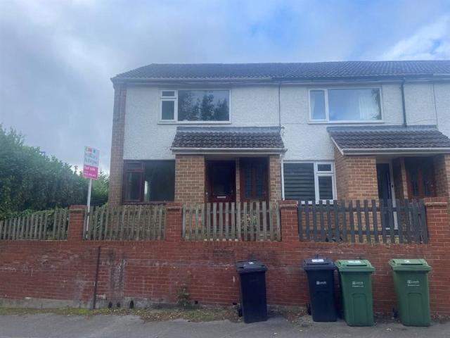Flat for sale in Horsforth, Leeds